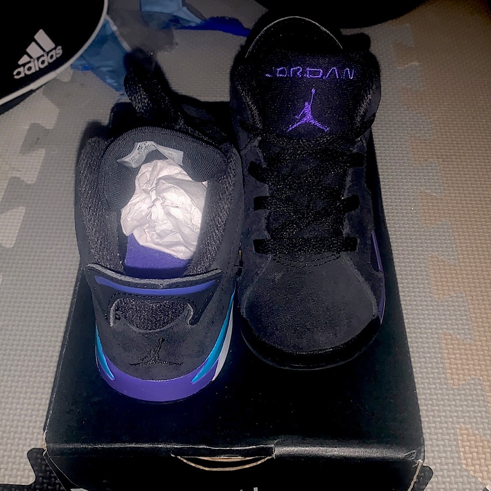 Black Jordan Retro 6 (White, Blue and Purple bottom)